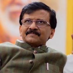 'चुराई हुई संपत्ति' के लिए मांग रहे मंजूरी : अमित शाह-शिंदे की मुलाकात पर संजय राउत का विवादित बयान