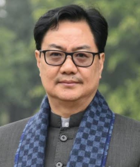 राहुल गांधी से फिटनेस तुलना पर किरेन रिजिजू का पलटवार : ‘मैं यहां का खिलाड़ी हूं’
